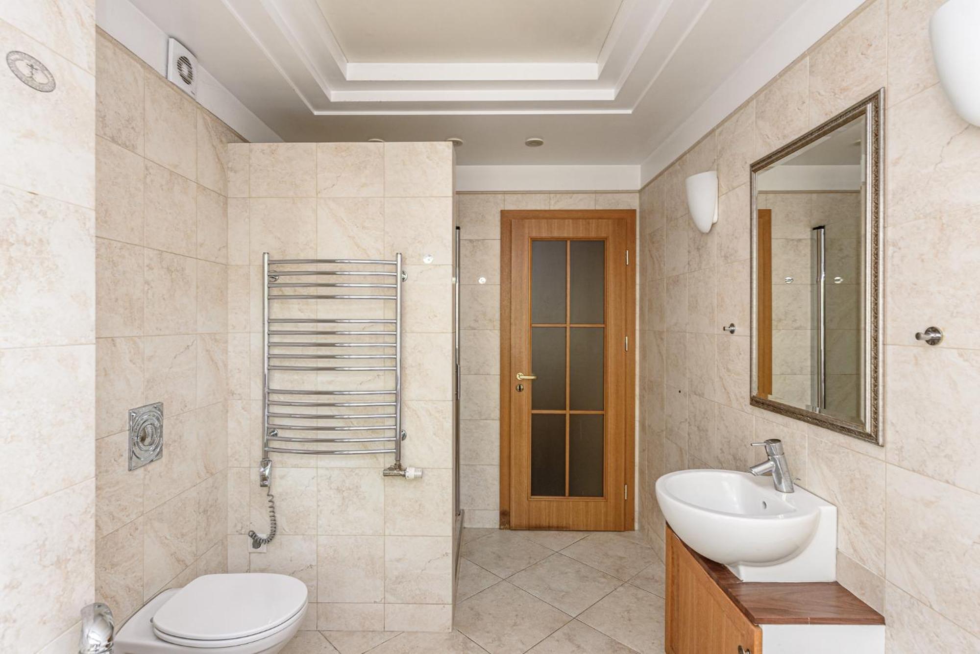 Jacuzzi Apartments X Free Parking X Self Check-In 24X7 By H&H Аеропорт Вільнюс Екстер'єр фото