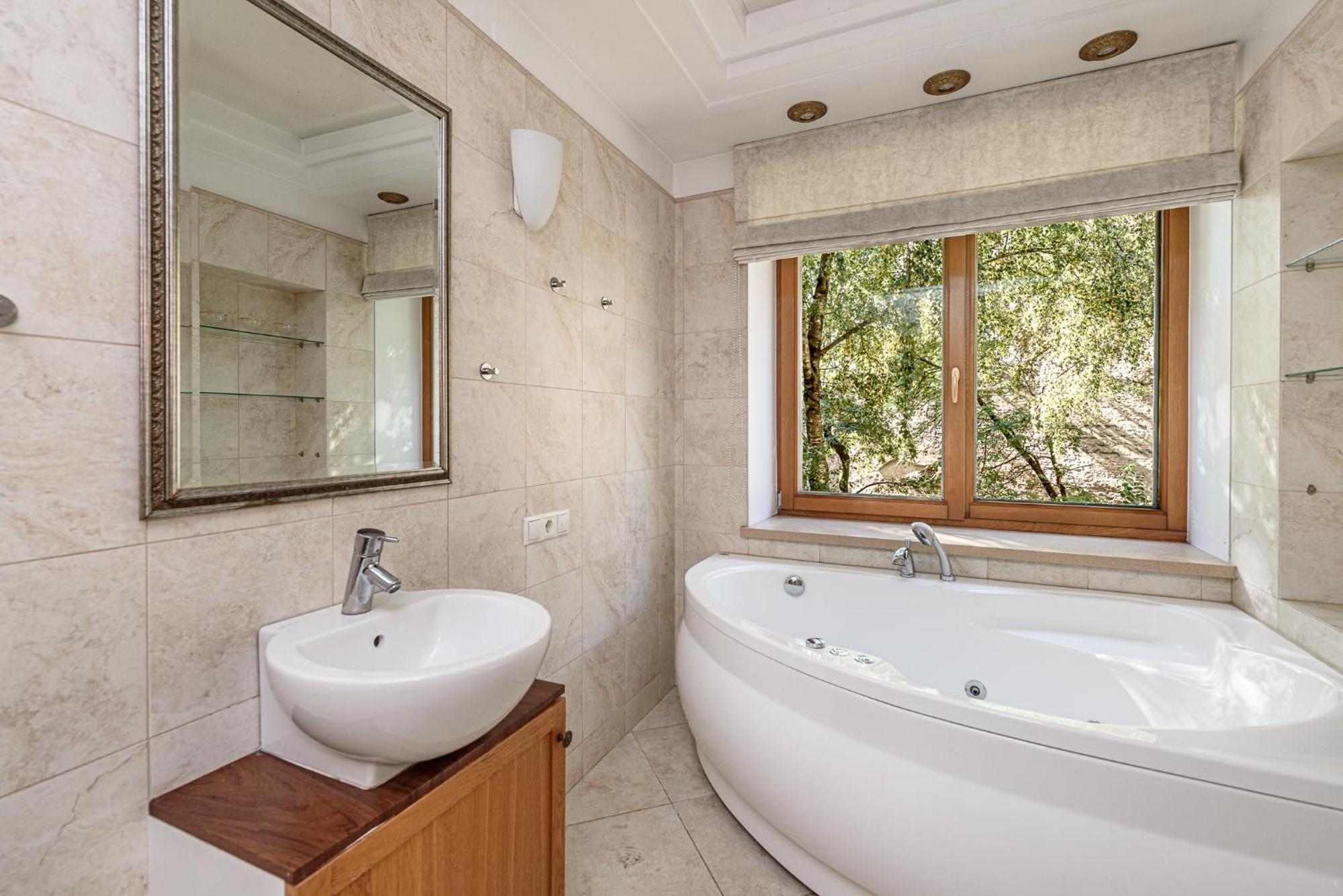 Jacuzzi Apartments X Free Parking X Self Check-In 24X7 By H&H Аеропорт Вільнюс Екстер'єр фото